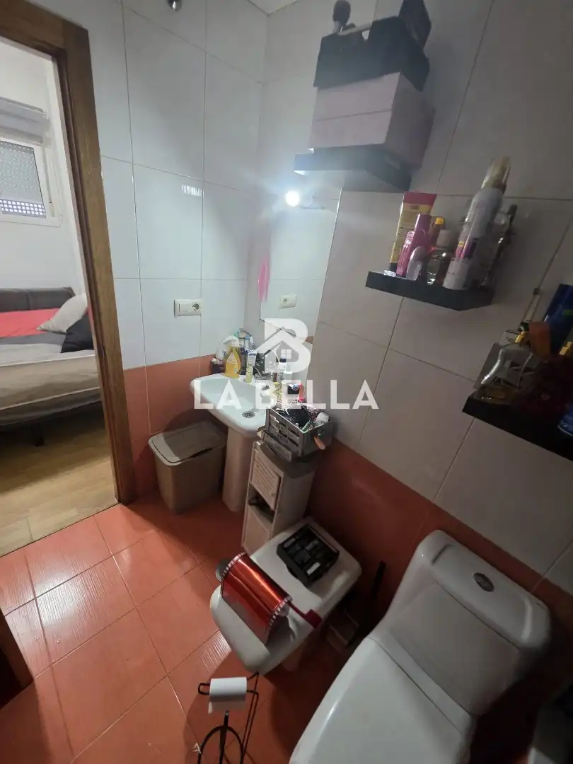 Bathroom of Ground floor for sale in Sevilla  with Furnished