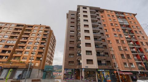 Foto 2 de Piso en venta en Kalero - Basozelai, Basauri