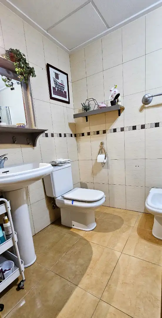 Bany de Dúplex en venda en Totana amb Terrassa, Traster i Moblat