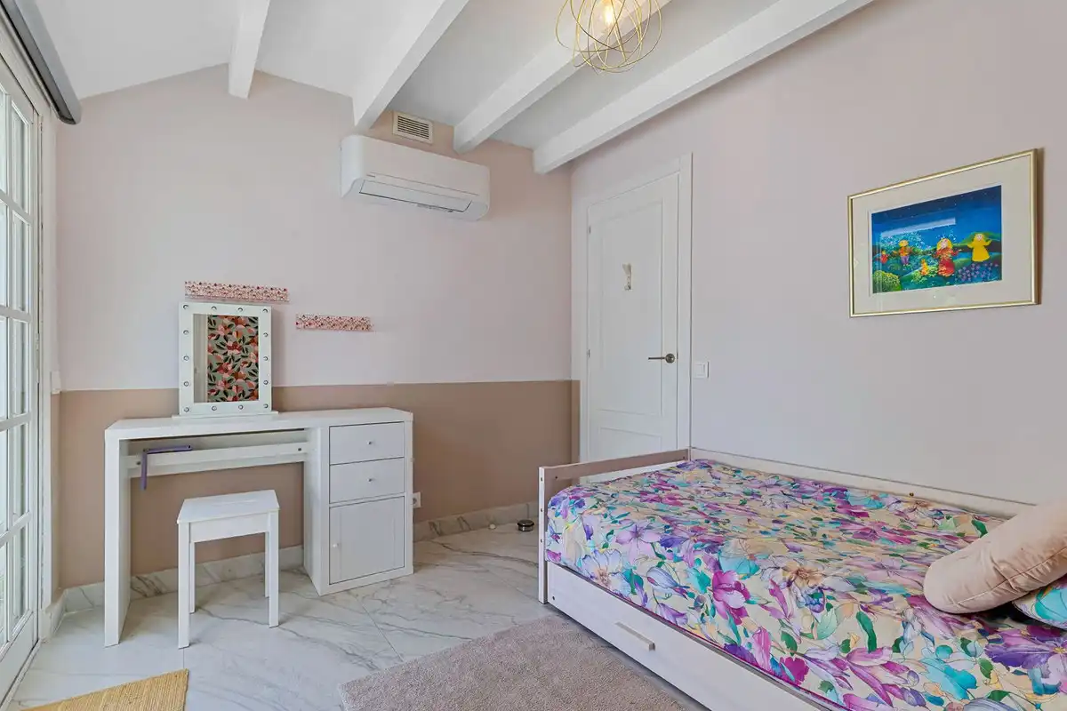 Bedroom of Houses for sale in Ojén  with Air Conditioner, Private garden and Swimming Pool