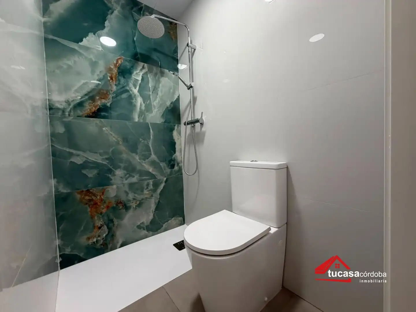 Bany de Loft en venda en Córdoba amb Aire condicionat