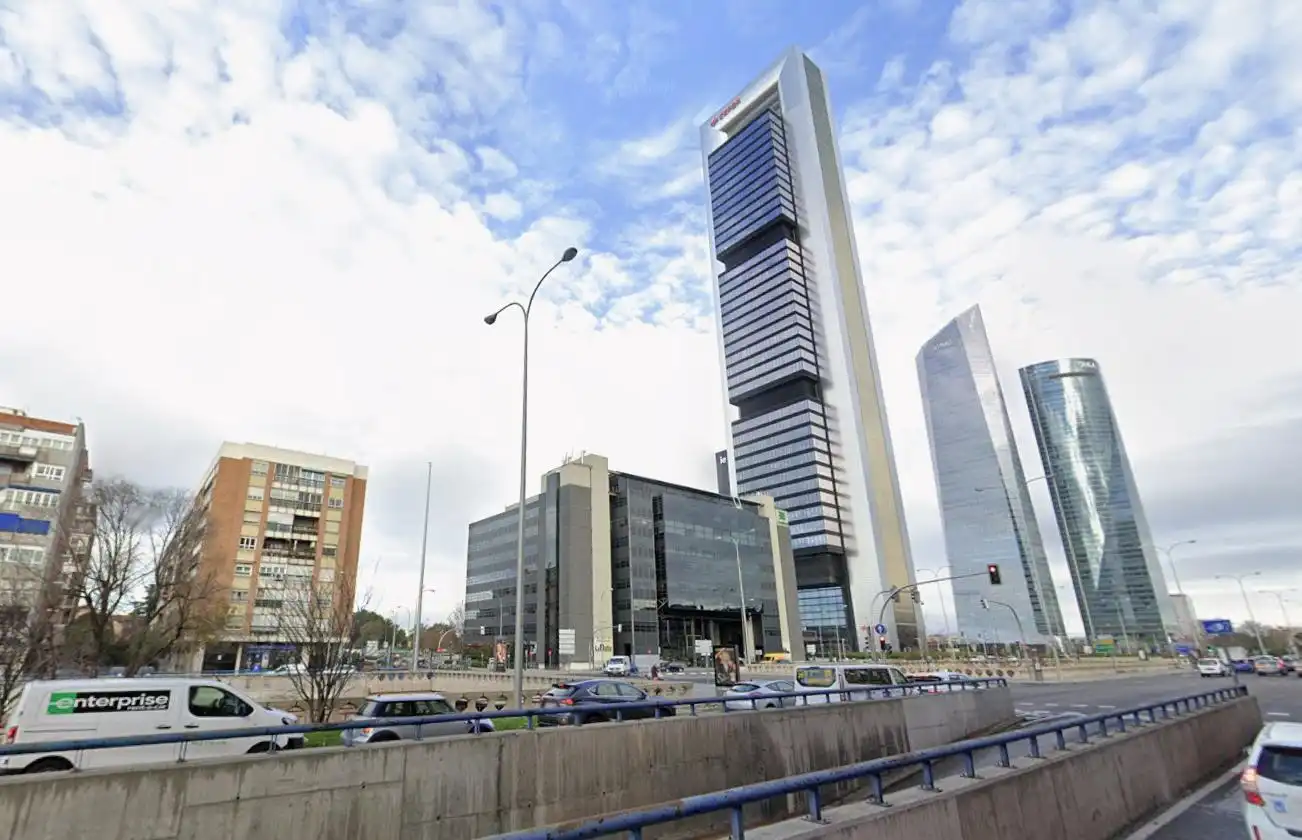 Habitación en Paseo de la Castellana, Almenara -Ventilla