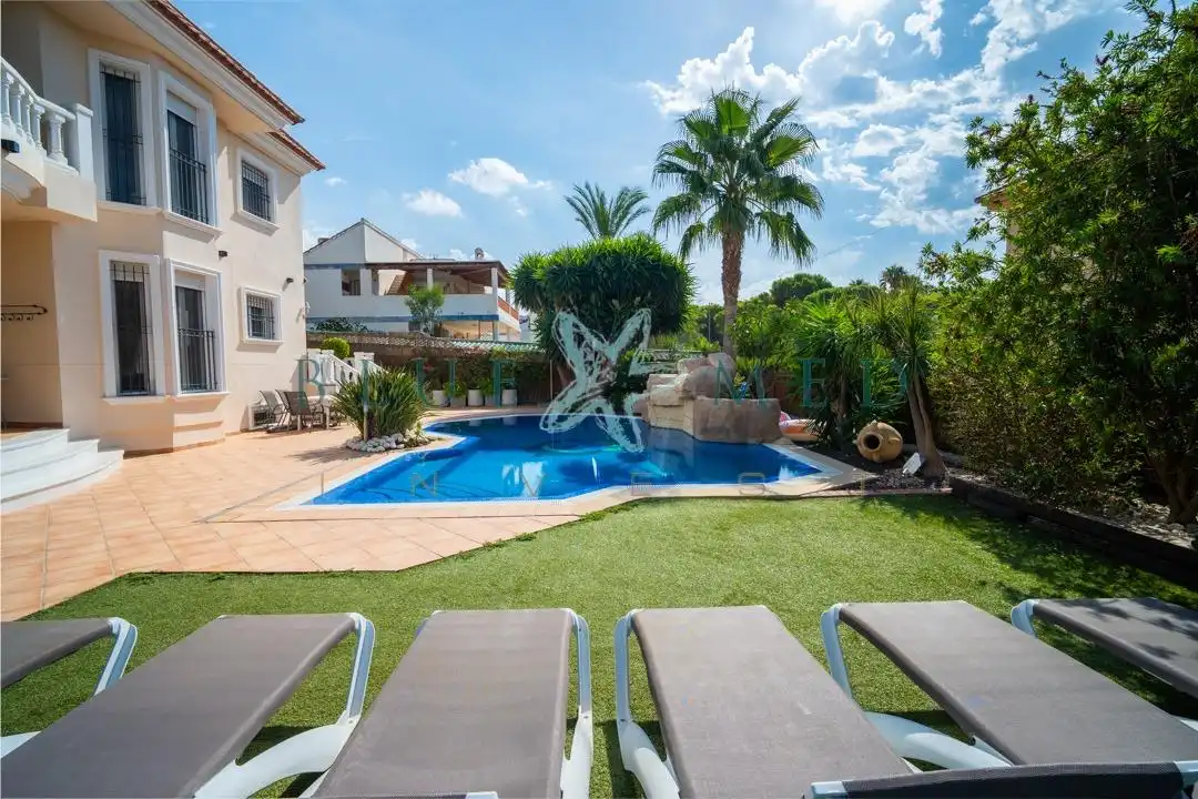 Villa con terrazza in vendita a Avenida del Oeste 1, imagen 9