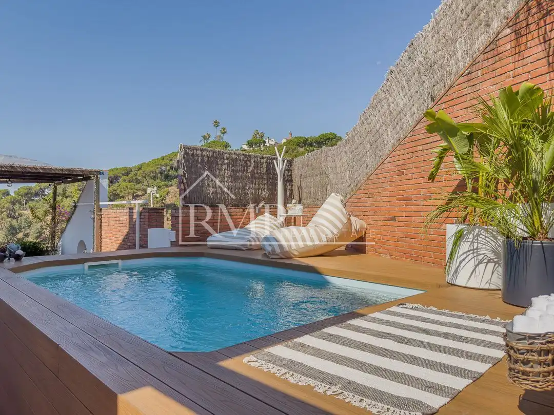 Swimming pool of Detached homes for sale in Sant Andreu de Llavaneres  with Air Conditioner, Heating and Terrace