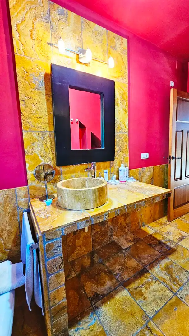 Bathroom of Houses for sale in El Madroño  with Air Conditioner and Private garden