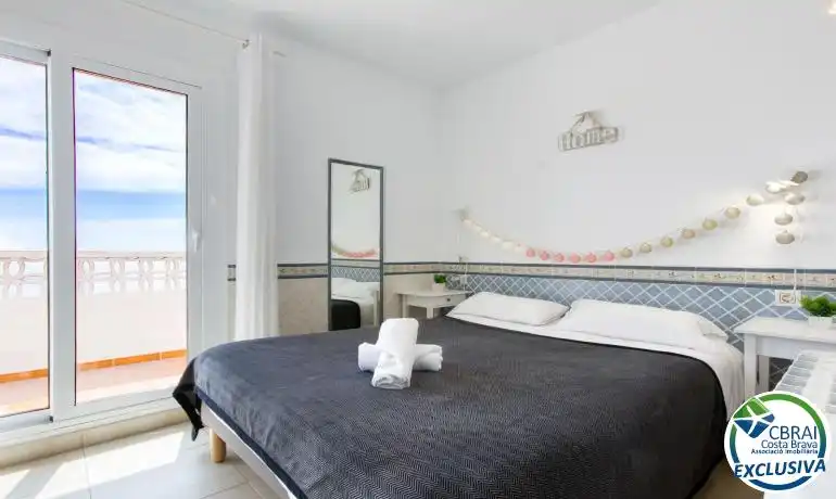 Habitación de Finca rústica en venta en Roses con Calefacción, Amueblado y Piscina comunitaria