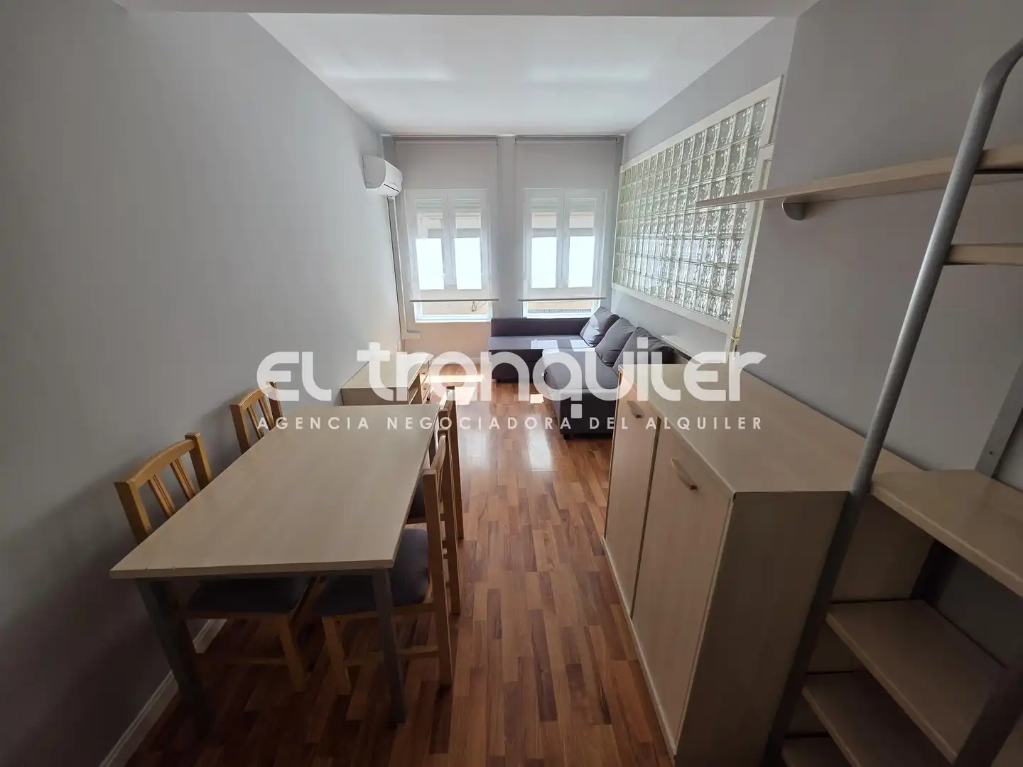 Sala d'estar de Pis de lloguer en Madrid amb Aire condicionat, Moblat i Rentadora