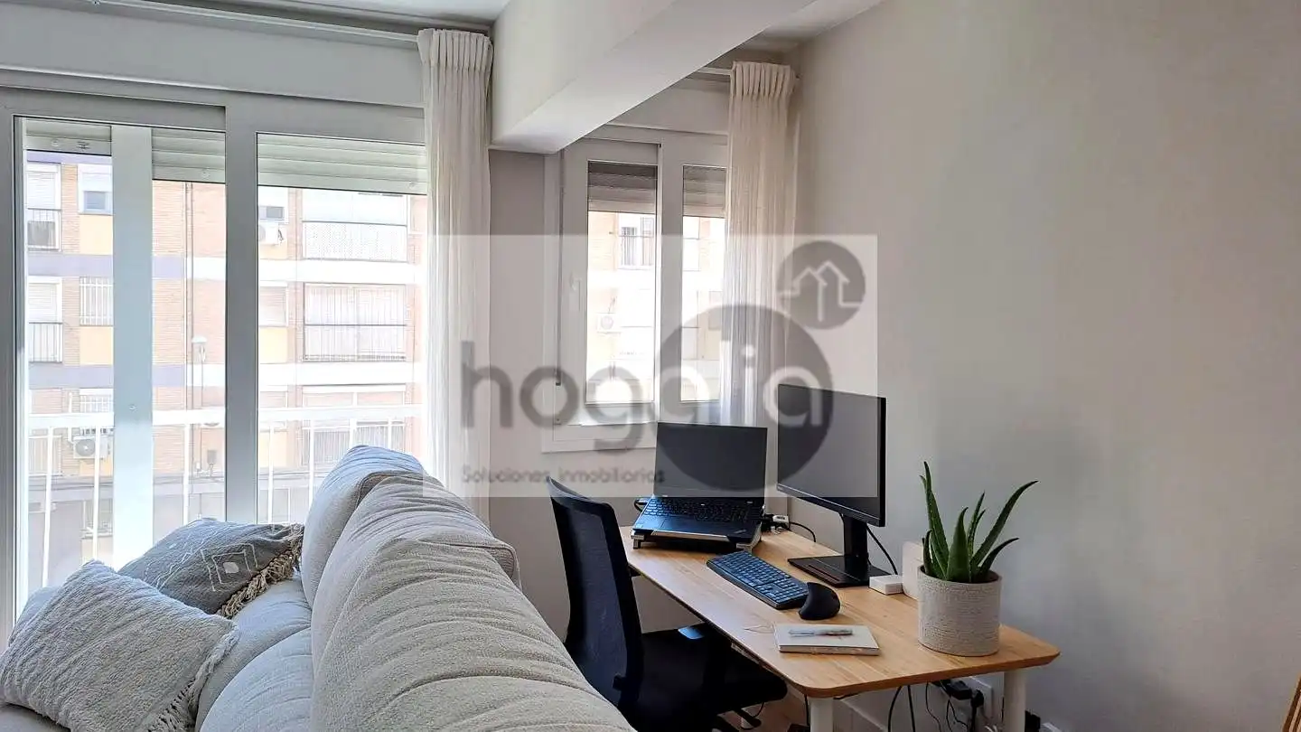 Sala de estar de Piso de alquiler en Sevilla con Aire acondicionado, Amueblado y Balcón