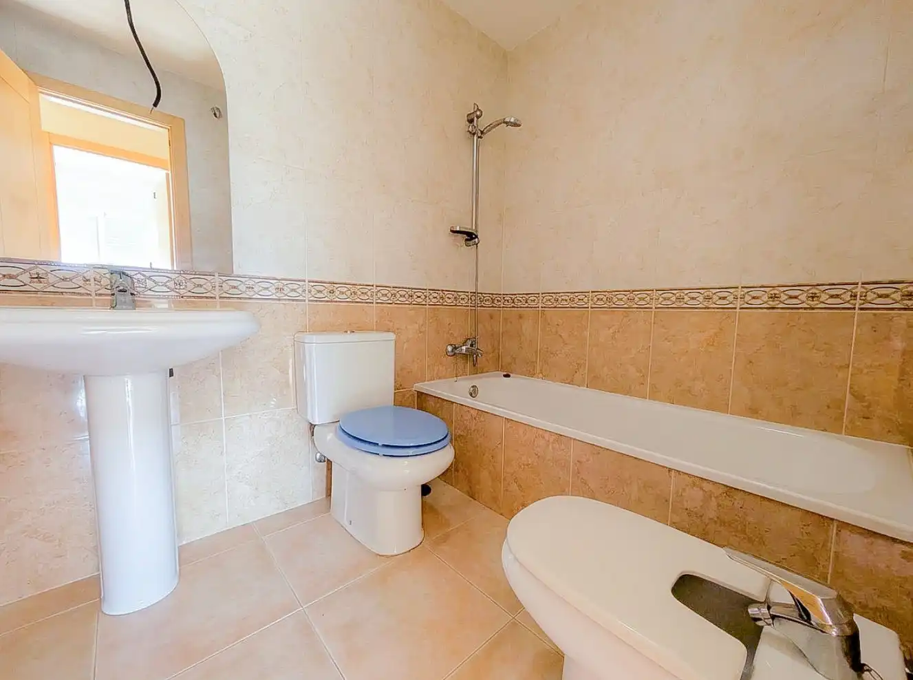 Bany de Apartament en venda en Torrox amb Terrassa i Piscina