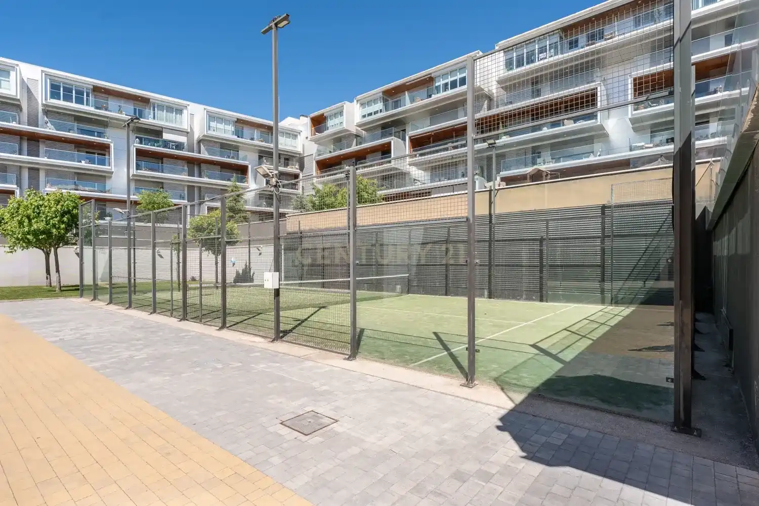 Vista exterior de Apartamento en venta en Alcalá de Henares con Aire acondicionado, Trastero y Piscina comunitaria