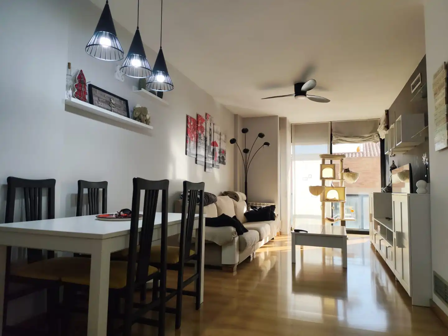 Sala de estar de Piso en venta en Ripollet con Aire acondicionado, Calefacción y Parquet
