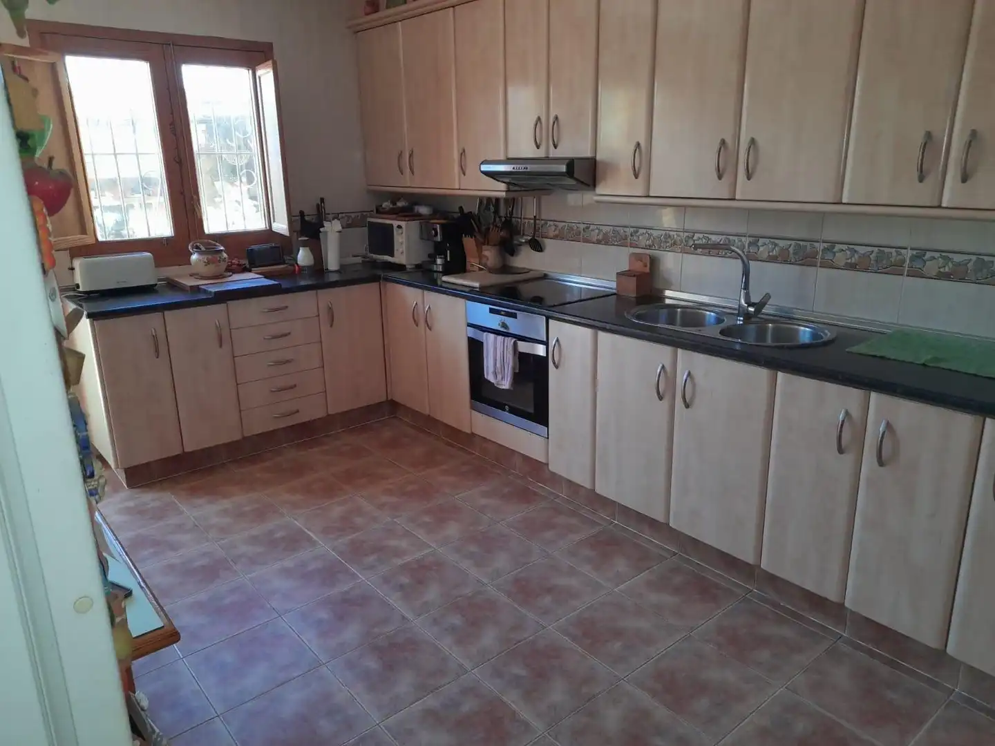 Cuina de Casa o xalet en venda en Flix amb Jardí privat, Terrassa i Traster