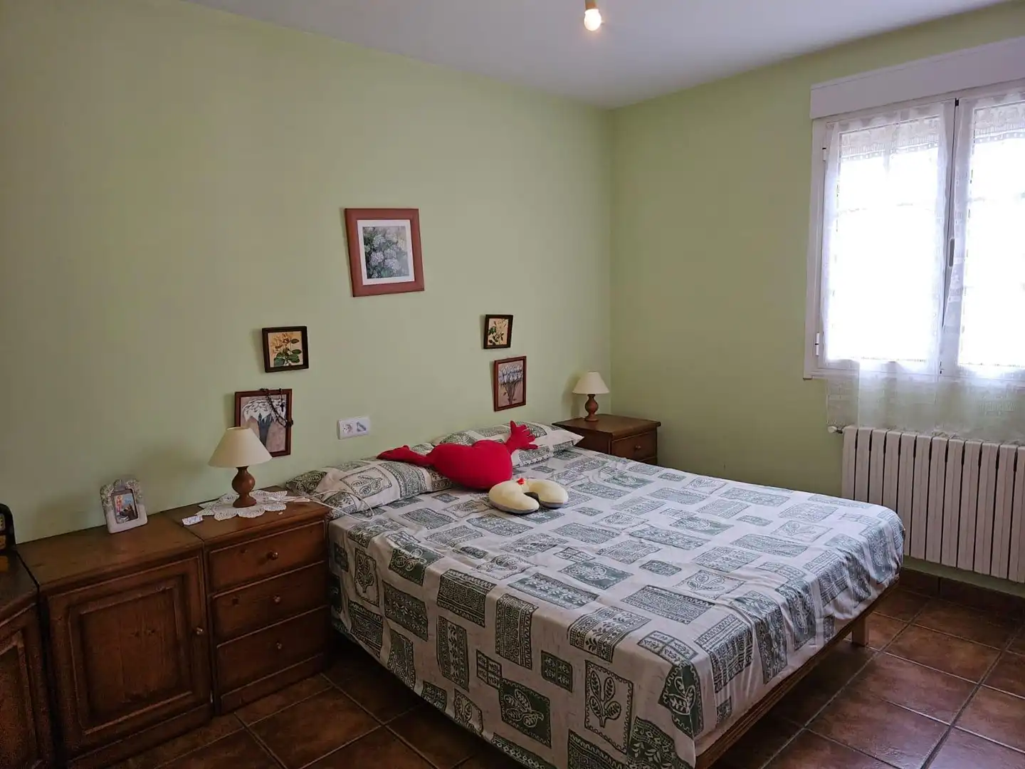 Dormitori de Casa o xalet en venda en Ponferrada amb Calefacció, Jardí privat i Terrassa