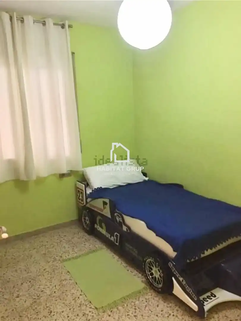 Dormitori de Pis en venda en Tortosa amb Aire condicionat, Calefacció i Terrassa
