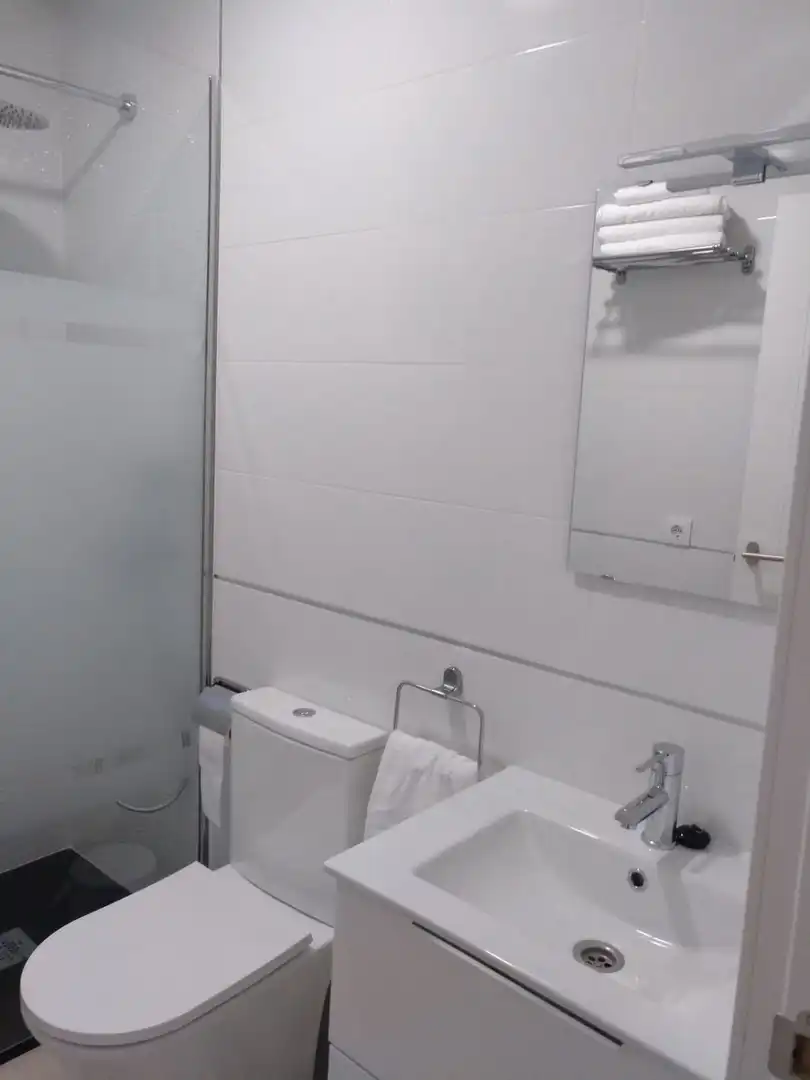 Badezimmer von Wohnungen zur Miete in Conil de la Frontera mit Klimaanlage und Möbliert