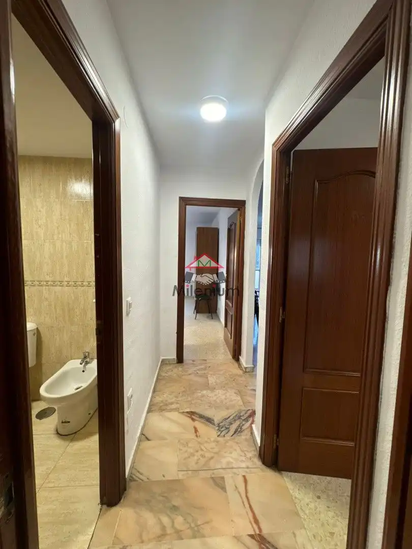 Wohnung zur Miete in Algeciras mit Waschmaschine, Mikrowelle und Balkon