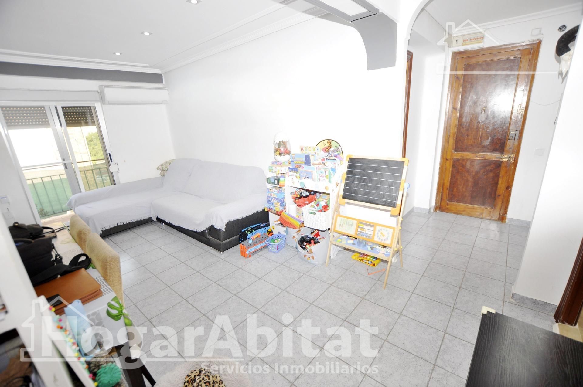 Flat for sale in Moncada  with Air Conditioner and Balcony