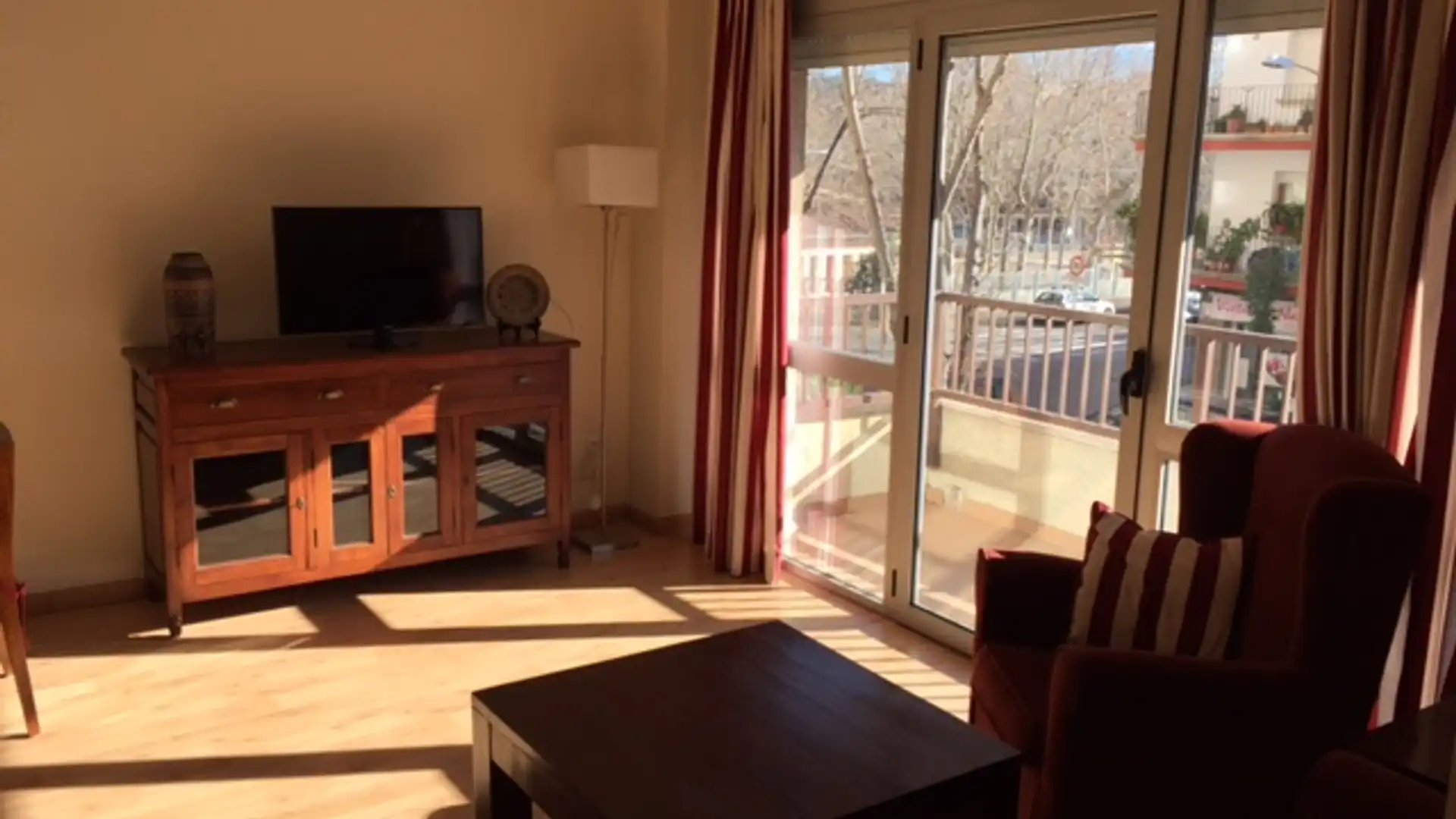 Sala de estar de Piso en venta en Girona Capital con Calefacción y Balcón