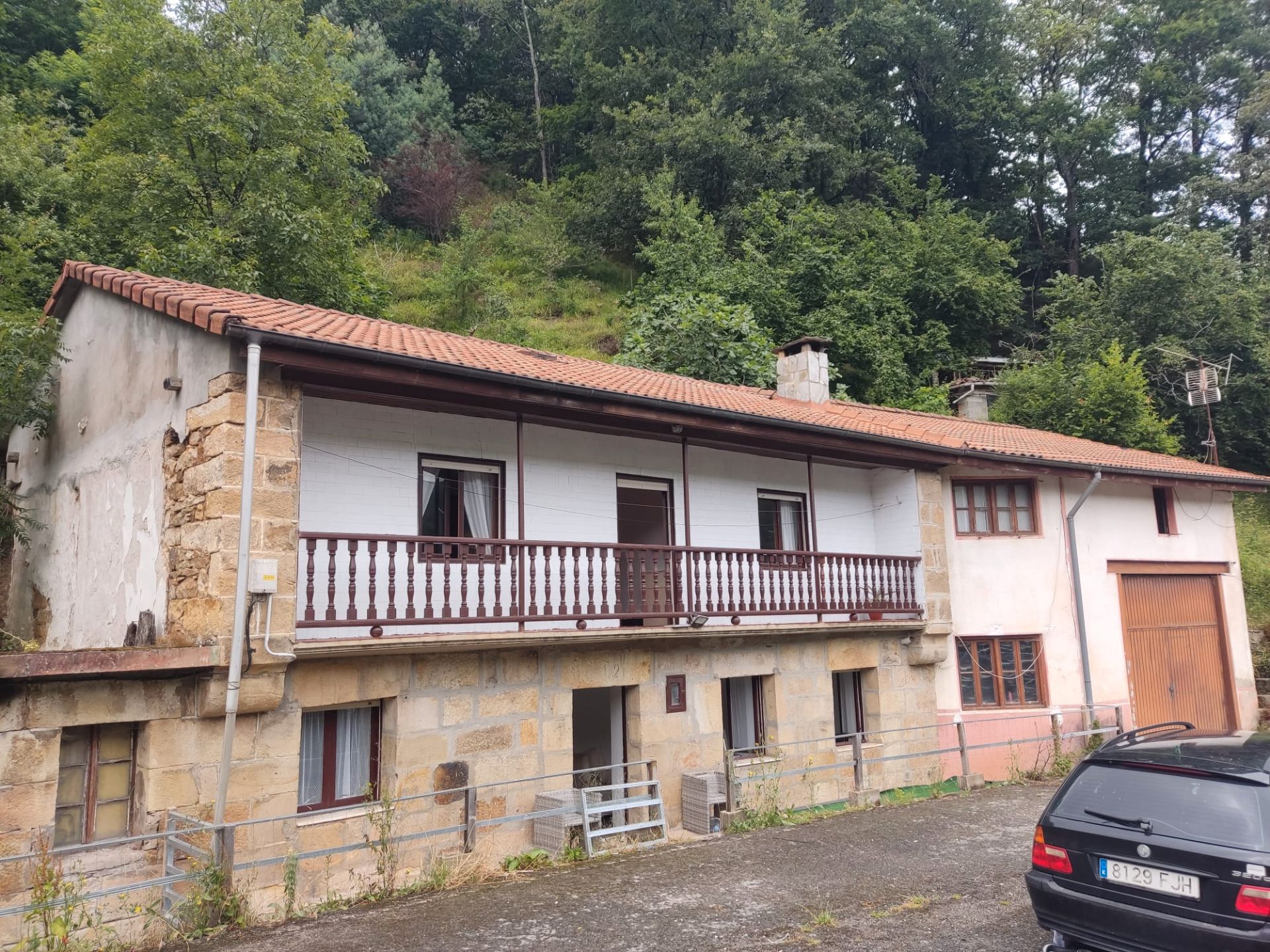 Vista exterior de Finca rústica en venda en Luena  amb Calefacció, Jardí privat i Terrassa