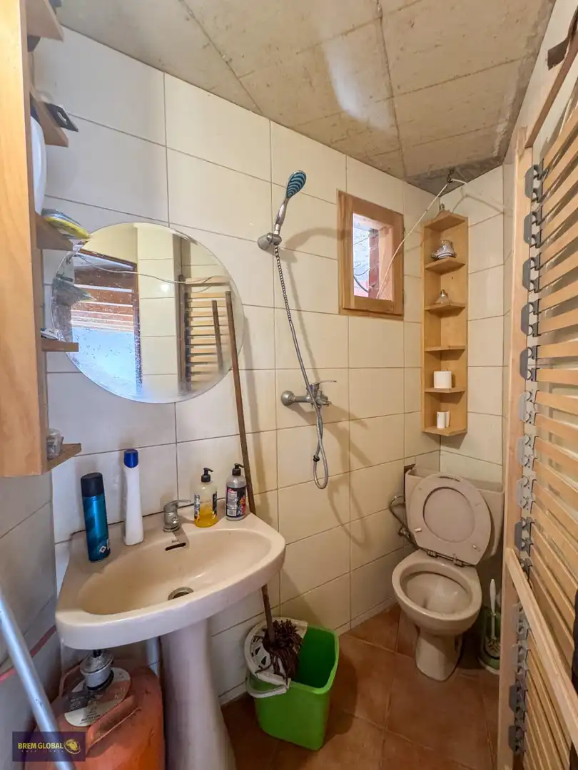 Bany de Casa o xalet en venda en La Cabrera amb Terrassa, Traster i Moblat