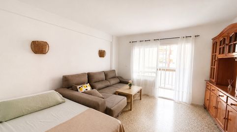 Foto 2 de Apartamento de alquiler en Av. Antonio Toré Toré, Poniente - Faro, Vélez-Málaga