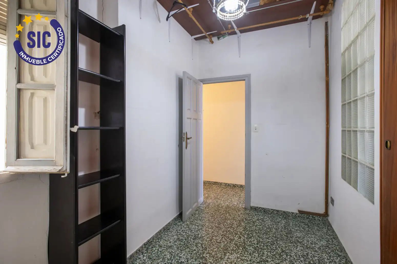 Piso en venta en Valencia con Calefacción, Trastero y Balcón