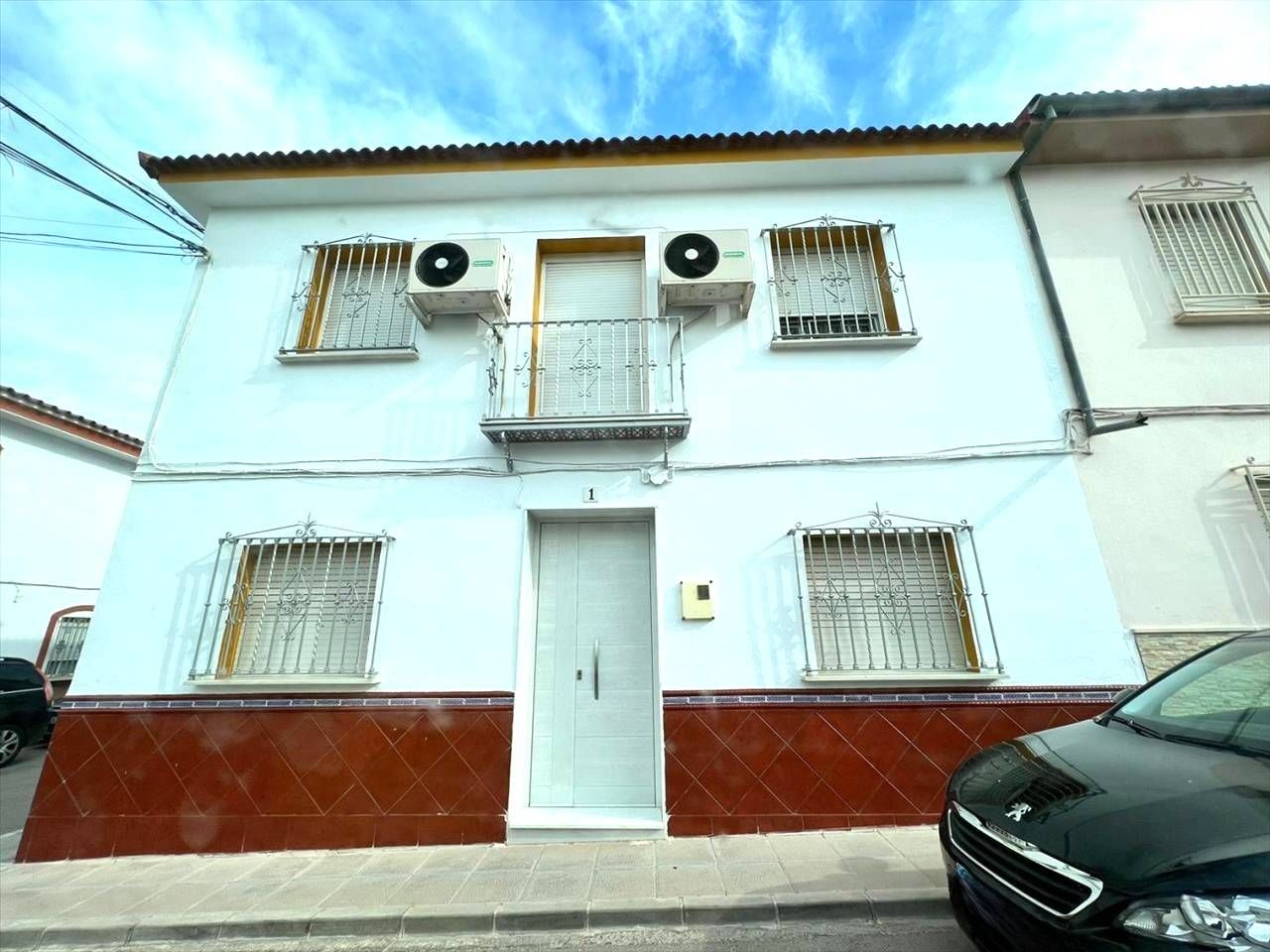 Exterior view of House or chalet for sale in Los Corrales  with Private garden and Terrace