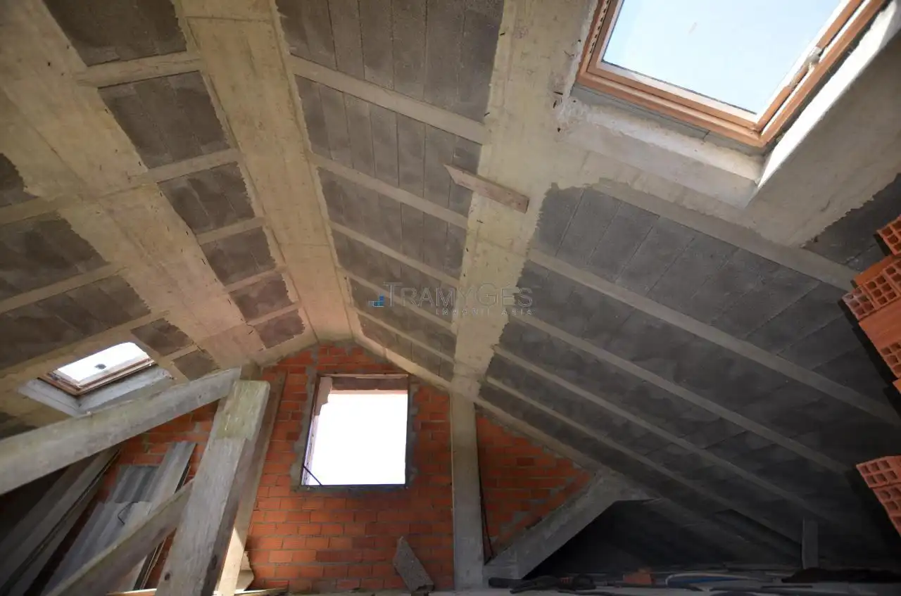 Casa o xalet en venda en Redondela amb Jardí privat, Terrassa i Traster