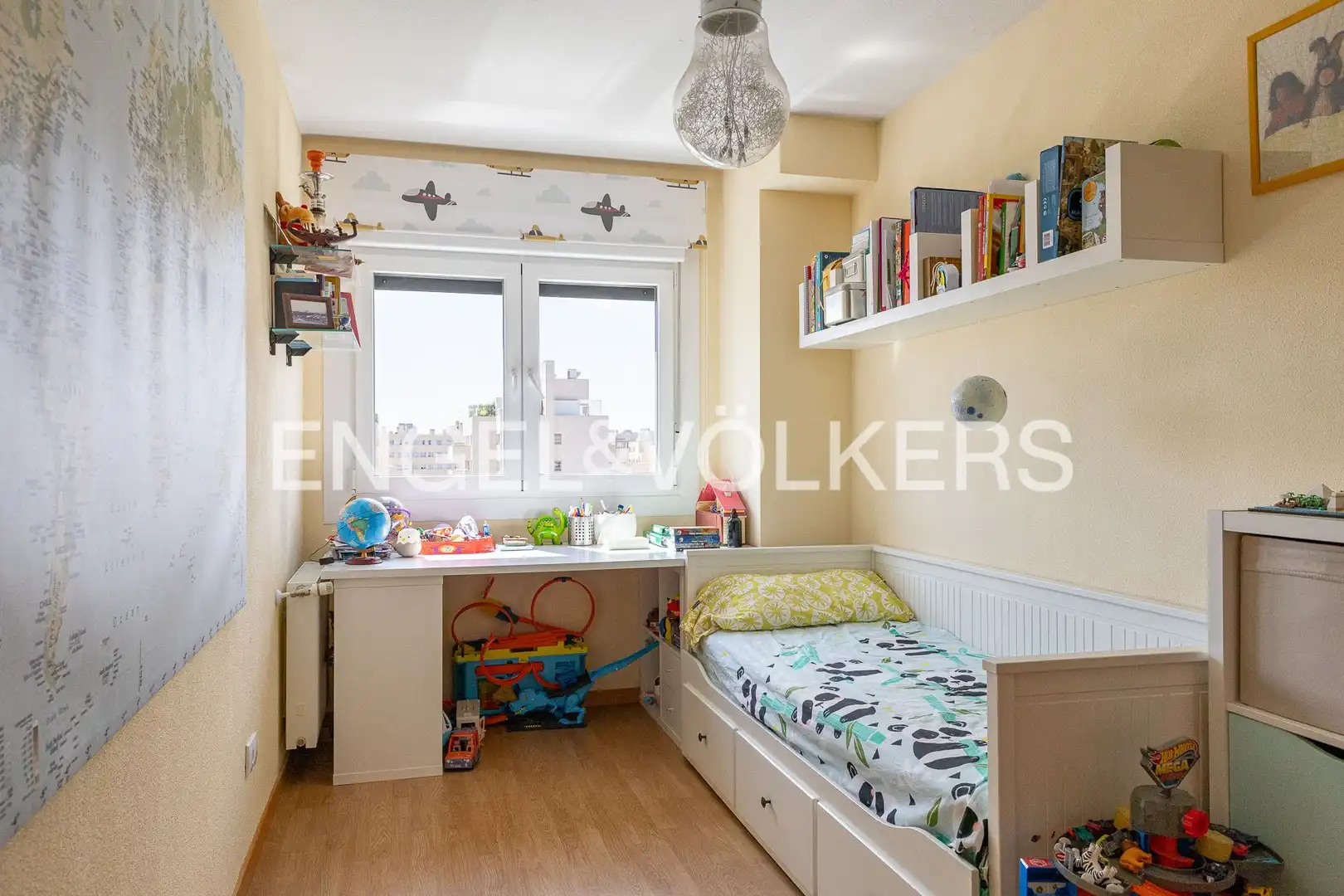 Bedroom of Flat for sale in Madrid  with Air Conditioner, Heating and Storage room