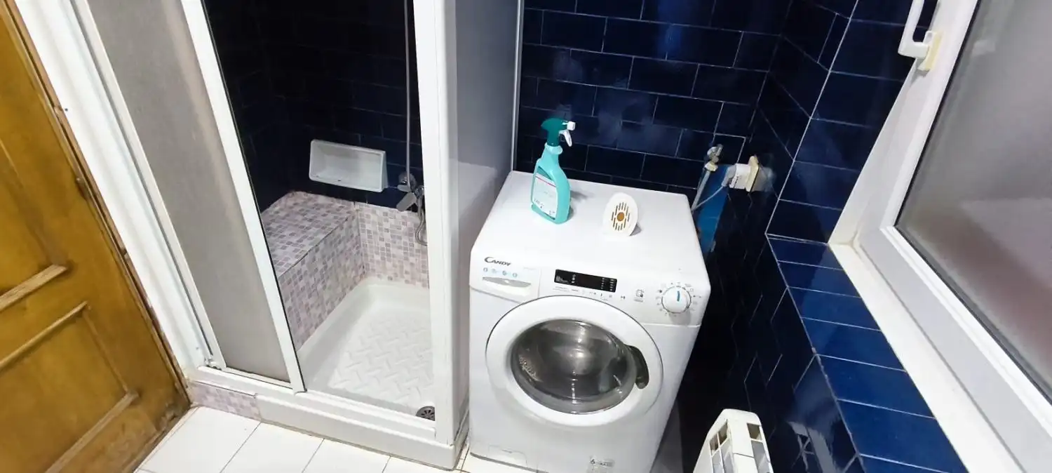 Baño de Piso en venta en Oviedo  con Calefacción, Trastero y Amueblado