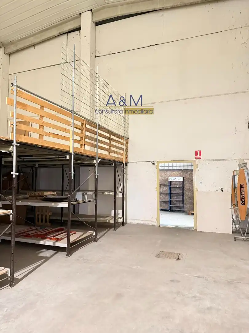 Fabrikhallen zur Miete in Valladolid mit Heizung