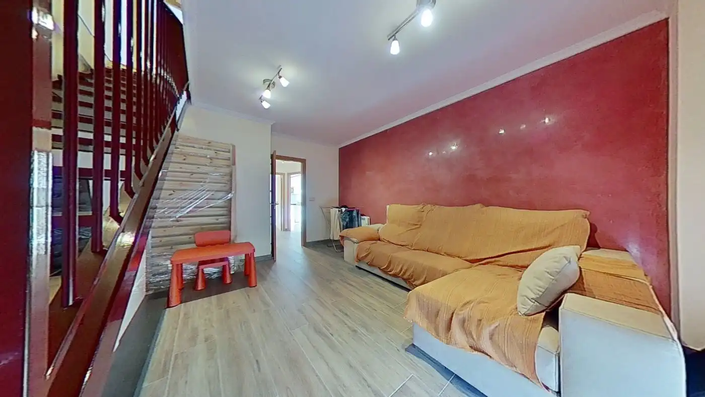 Sala d'estar de Dúplex en venda en Corpa amb Aire condicionat, Calefacció i Jardí privat