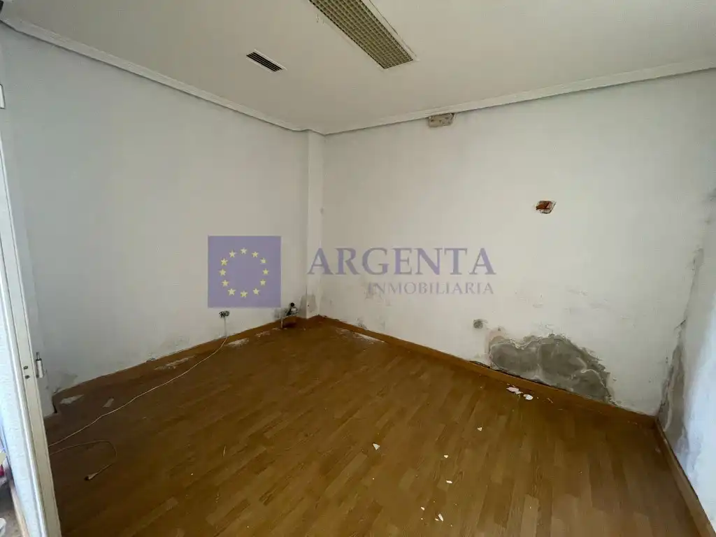 Gewerbefläche zum Verkauf in Calle Doctor Fleming, imagen 5