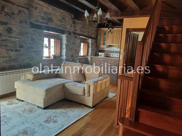 Casa amb balcó en venda a Valle de Mena