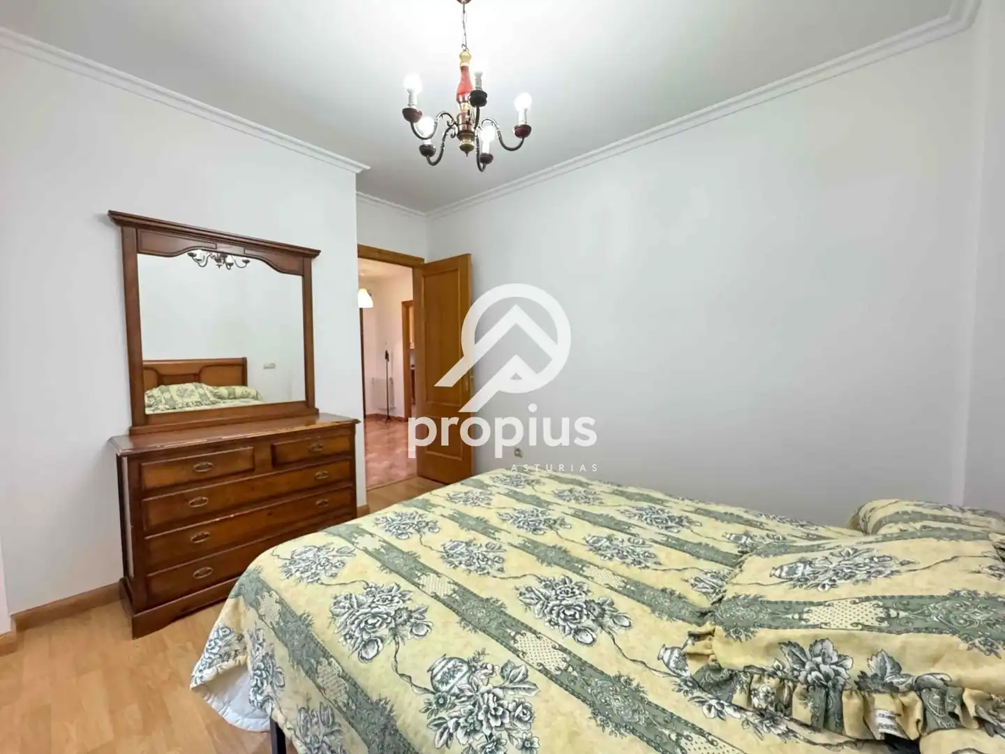 Habitación de Casa adosada en venta en Piloña con Calefacción, Jardín privado y Parquet