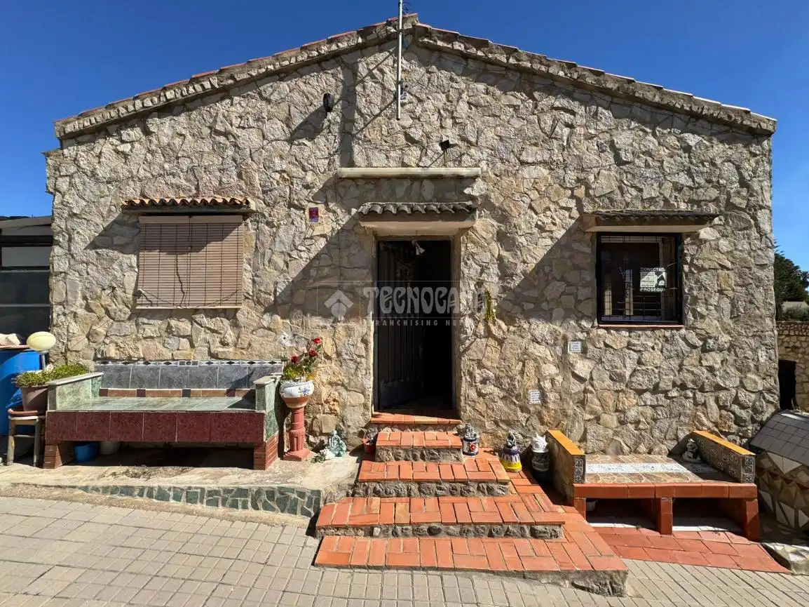 Vista exterior de Casa o chalet en venta en Montroi / Montroy con Jardín privado, Terraza y Piscina