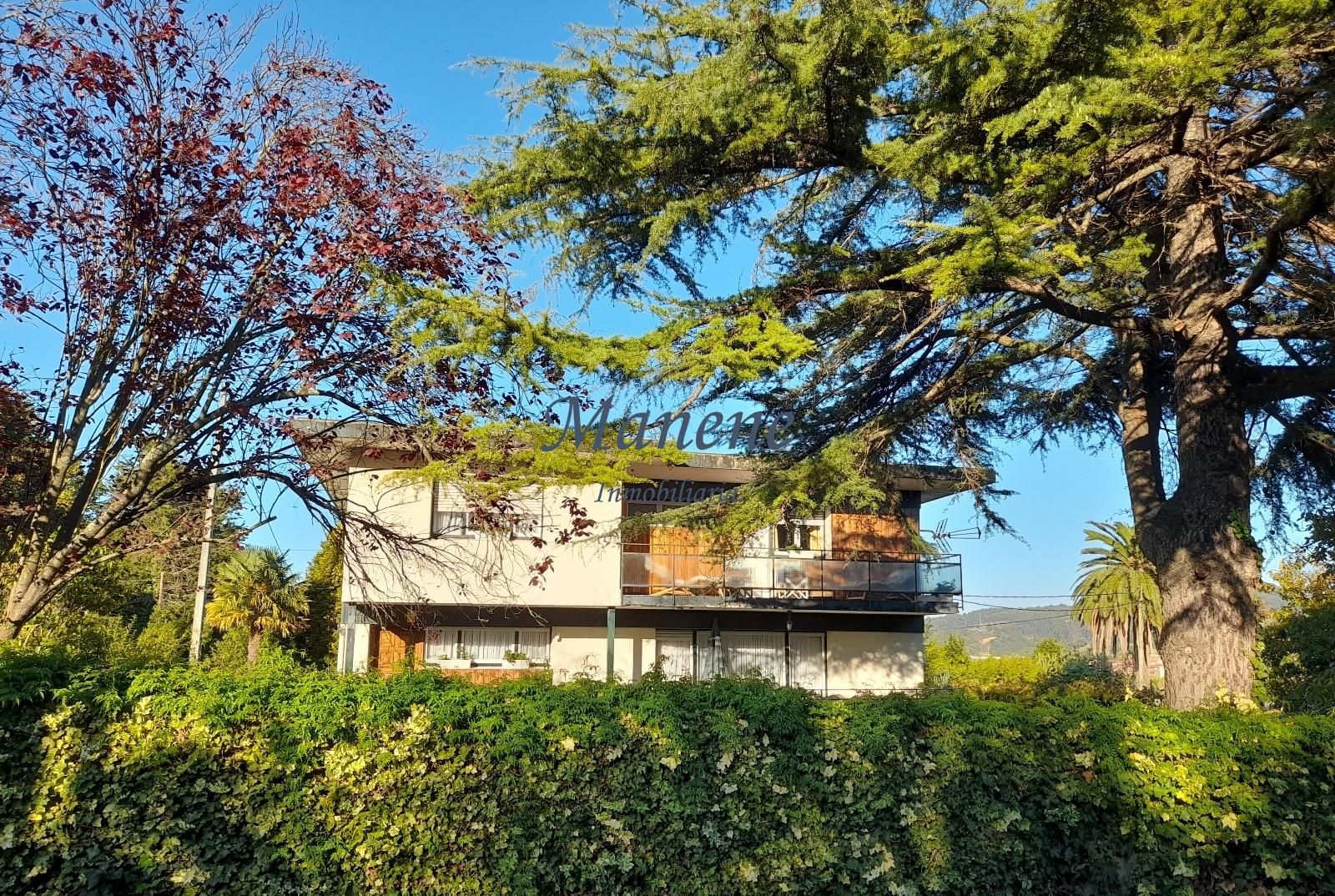 Vista exterior de Casa o xalet en venda en Getxo  amb Calefacció, Terrassa i Traster