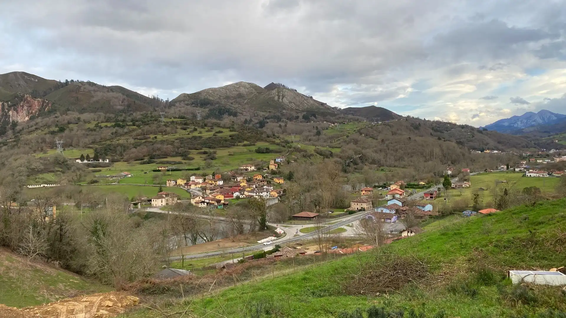 Terrenos y solares en venta en Parres
