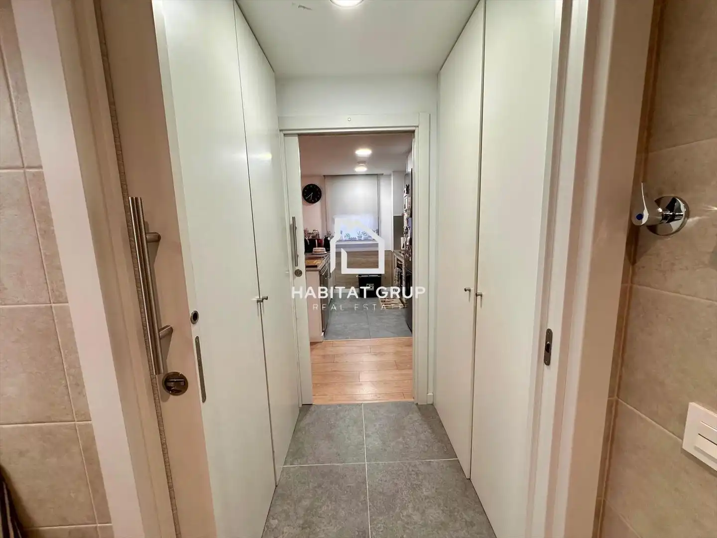 Wohnung zum Verkauf in Salt mit Klimaanlage und Terrasse