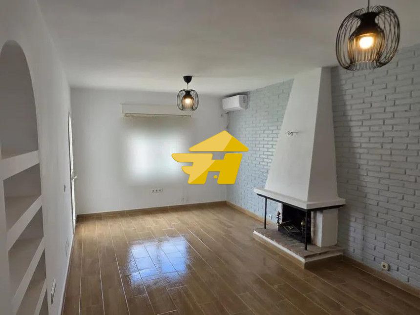 Wohnzimmer von Einfamilien-Reihenhaus zur Miete in Torremolinos mit Klimaanlage, Privatgarten und Schwimmbad