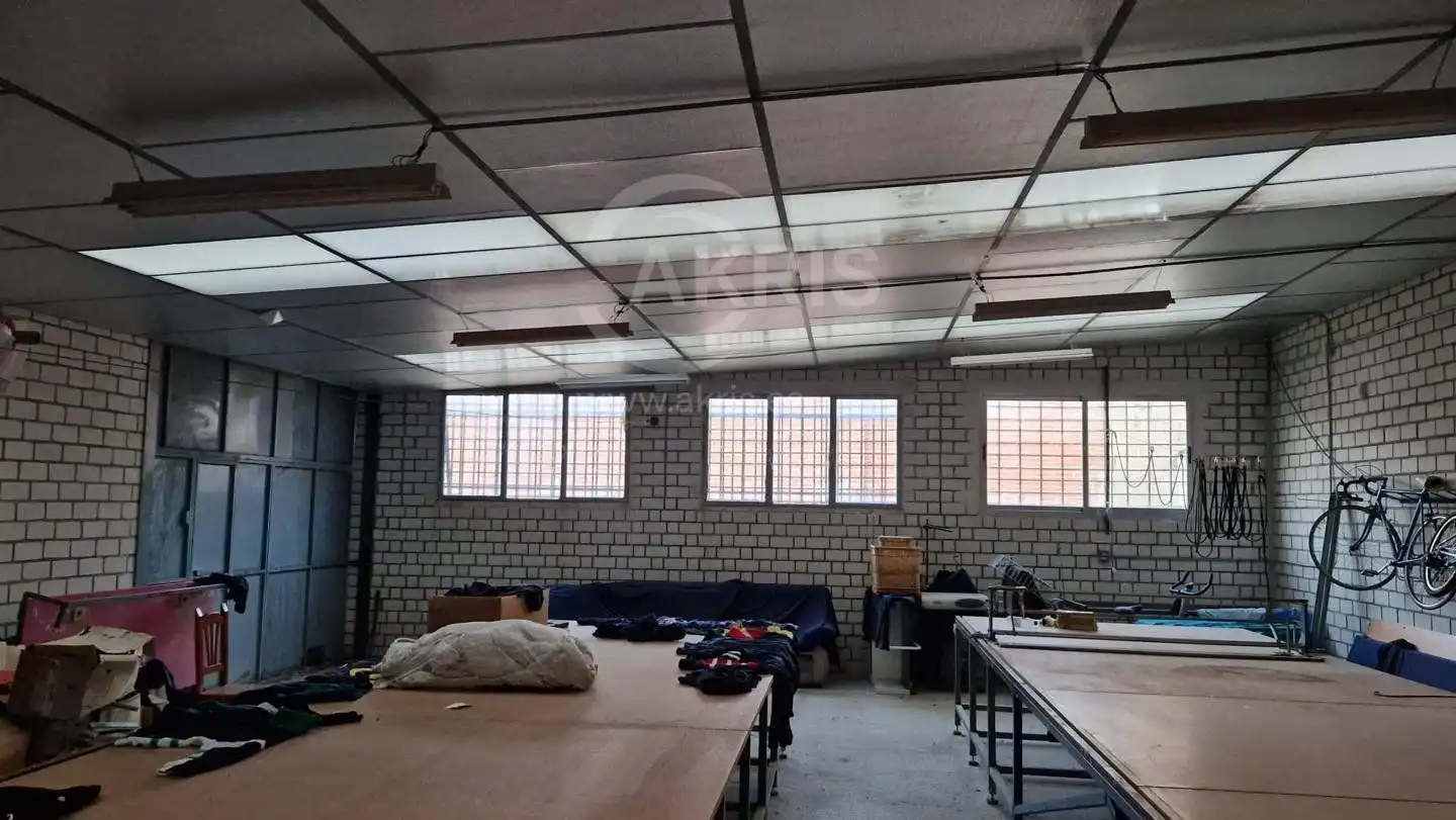 Nave industrial en venta en La Mata