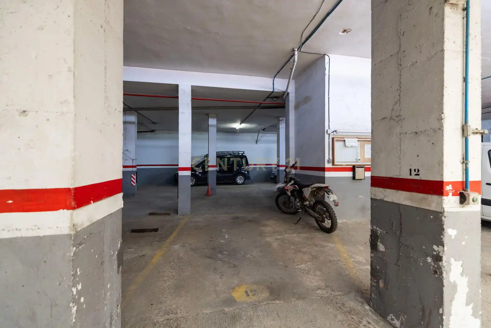 Parkplatz von Wohnungen zum Verkauf in Mollet del Vallès mit Klimaanlage