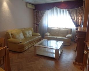 Living room of Flat to rent in Getafe  with Air Conditioner, Heating and Parquet flooring