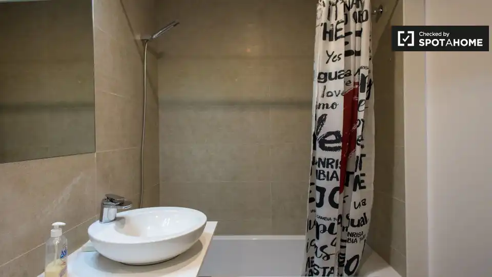 Room in El Centre