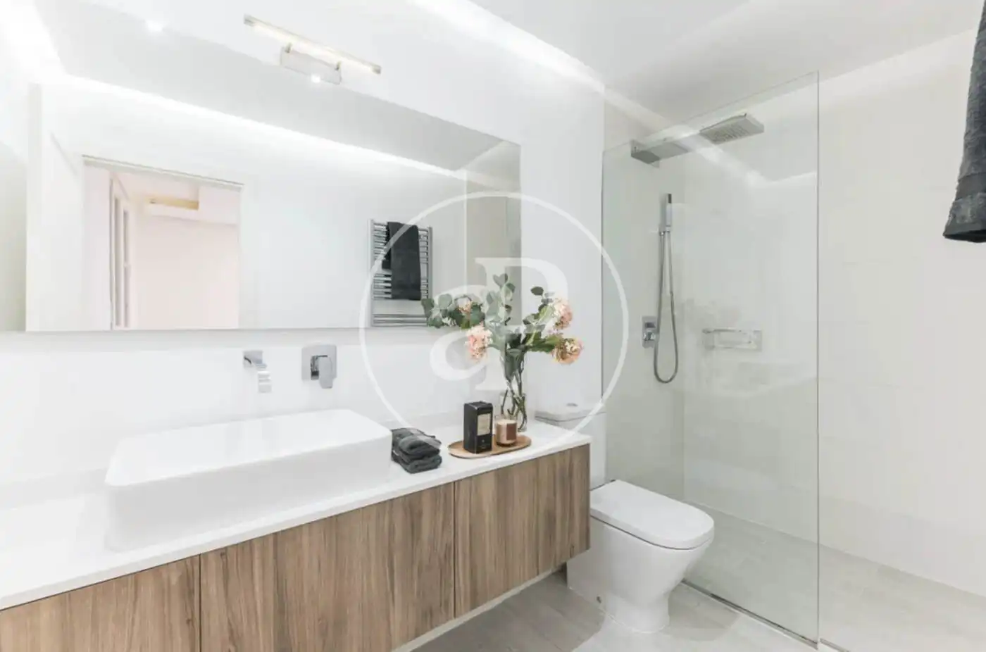 Baño de Piso de alquiler en Madrid con Aire acondicionado, Calefacción y Amueblado