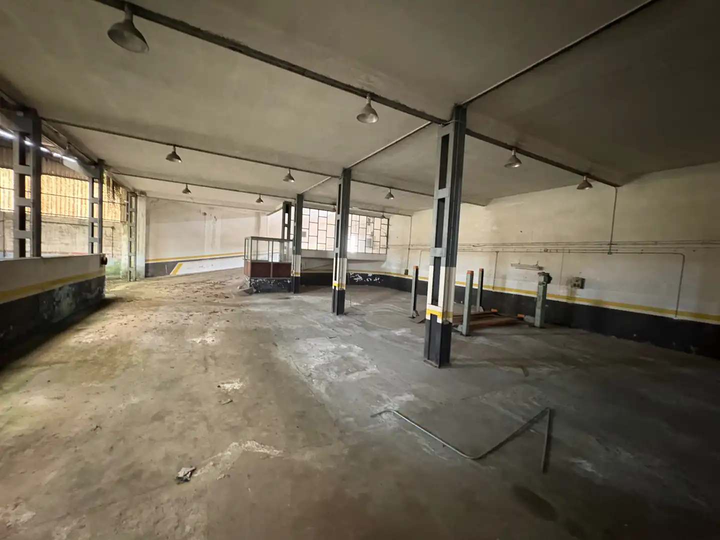 Industrial buildings for sale in Betanzos