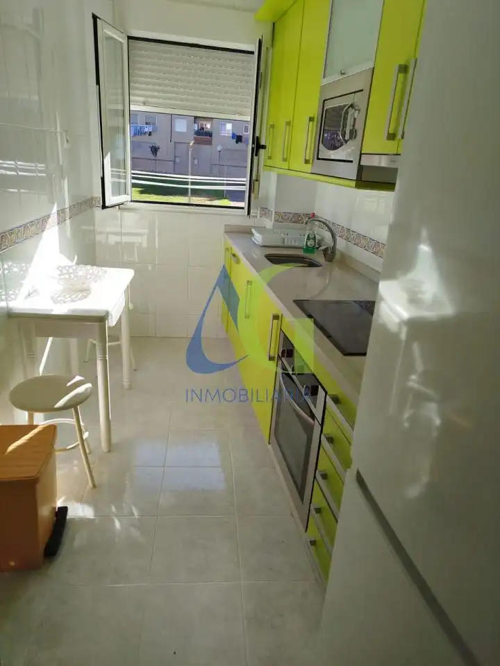Cuina de Apartament de lloguer en Villaquilambre amb Calefacció, Parquet i Traster