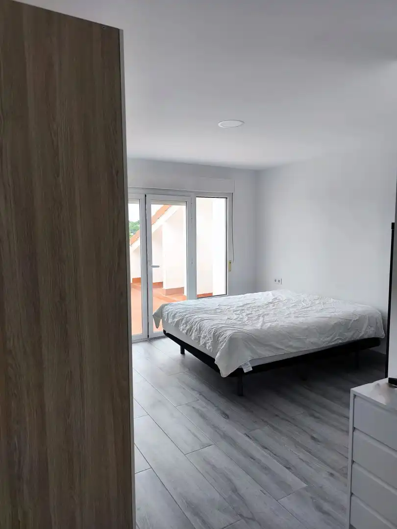Bedroom of Flat for share in Villaviciosa de Odón  with Air Conditioner, Heating and Furnished