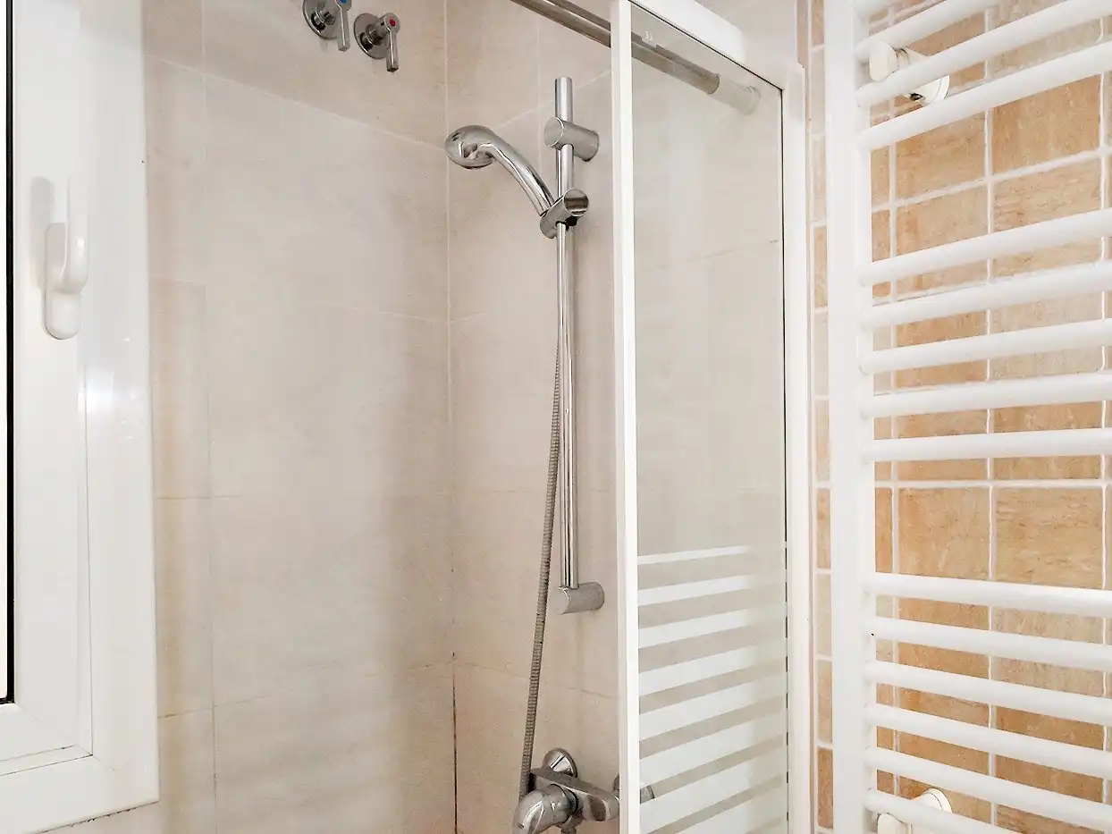 Bajo con ascensor en venta en Carrer de Violant d'Hongria Reina d'Aragó 170, imagen 4