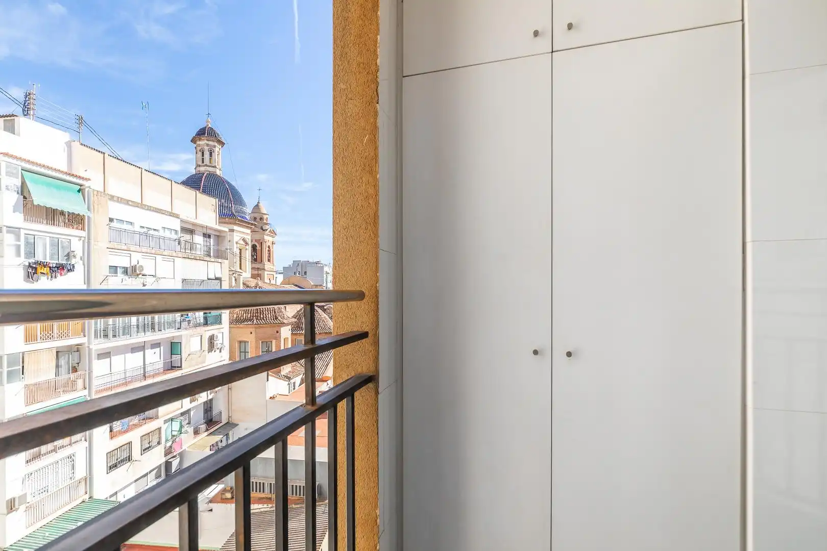 Balcony of Flat for rent in Valencia  with Air Conditioner, Heating and Storage room